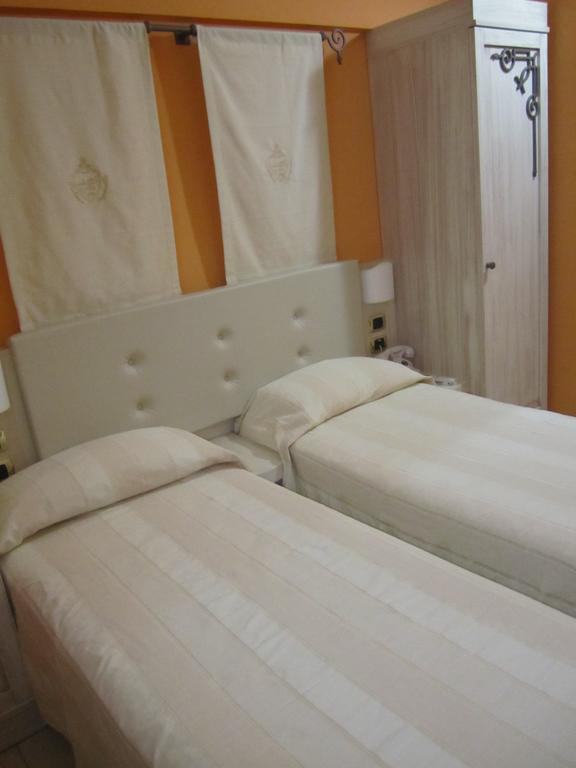 Aparthotel Palazzo Reginella Bovalino Marina Habitación foto