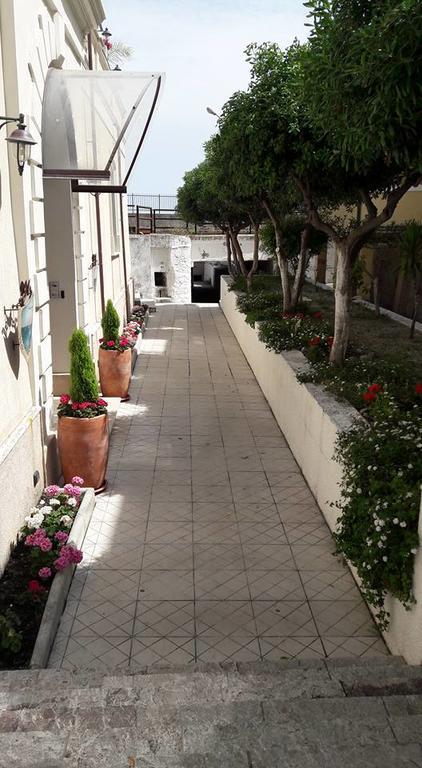 Aparthotel Palazzo Reginella Bovalino Marina Exterior foto